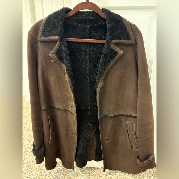 Vintage Women’s Brown Shearling Coat - Picture 1 of 10
